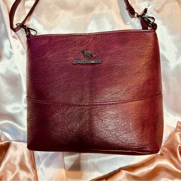 Burgundy Vegan Leather Crossbody Purse – Multi-Compartment Shoulder Bag NWOT - Picture 2 of 11